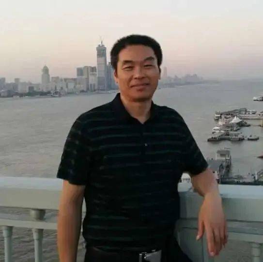 大许高中运动会_高中运动会大本营海报手绘_高中运动会大会来稿