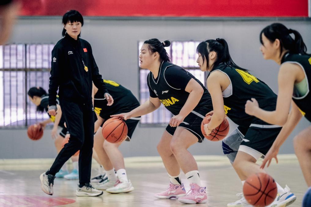 高中篮球教学_高中体育篮球技巧_高中篮球训练方法