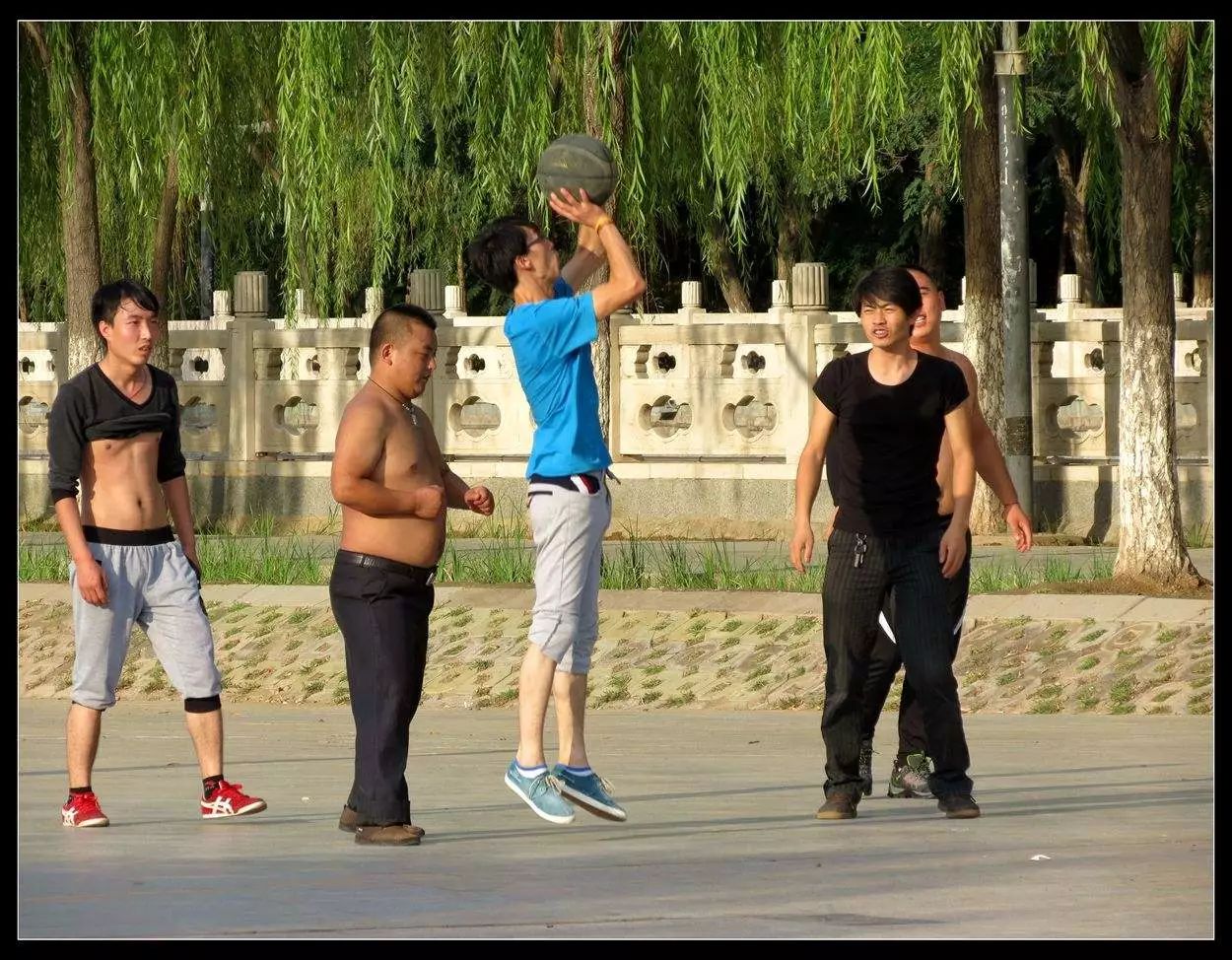 篮球过人运球技巧教学反思_篮球过人运球技巧教学目标_篮球技巧运球过人教学