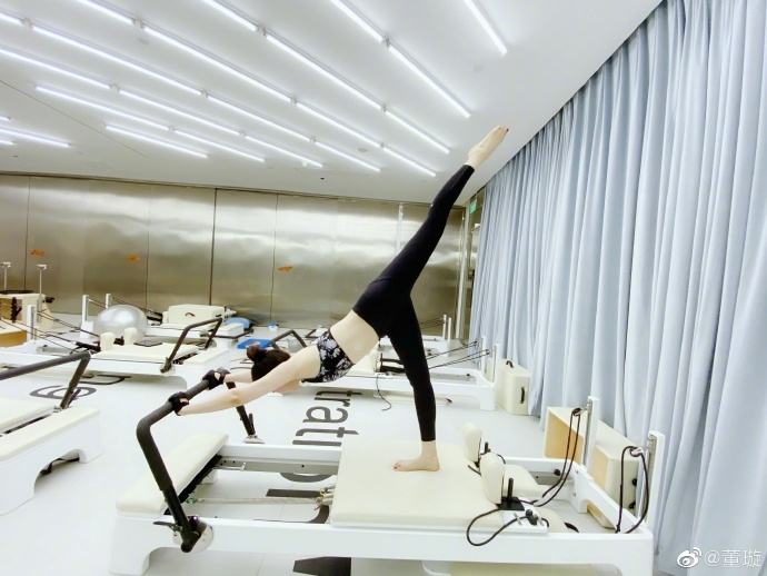 通宵健身女子_女生健身明星_女明星半夜健身