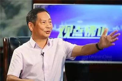 西班牙足球拿过冠军吗英文_西班牙足球队英文_西班牙足球英文冠军拿过冠军吗