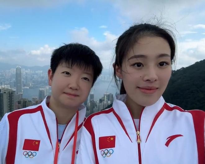 俄罗斯美女游泳冠军视频_俄罗斯游泳帅哥_俄罗斯游泳女名将