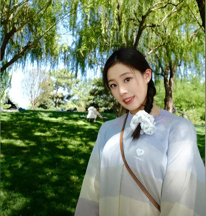 俄罗斯美女游泳冠军视频_俄罗斯游泳女名将_俄罗斯游泳帅哥