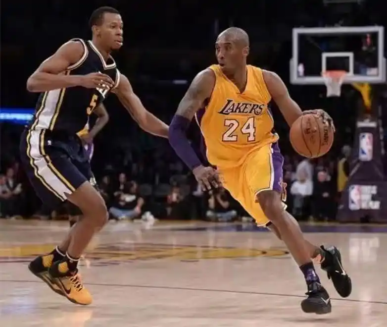 篮球nba历史球员排名_美媒篮球历史第一人是哪位_篮球各位置历史第一