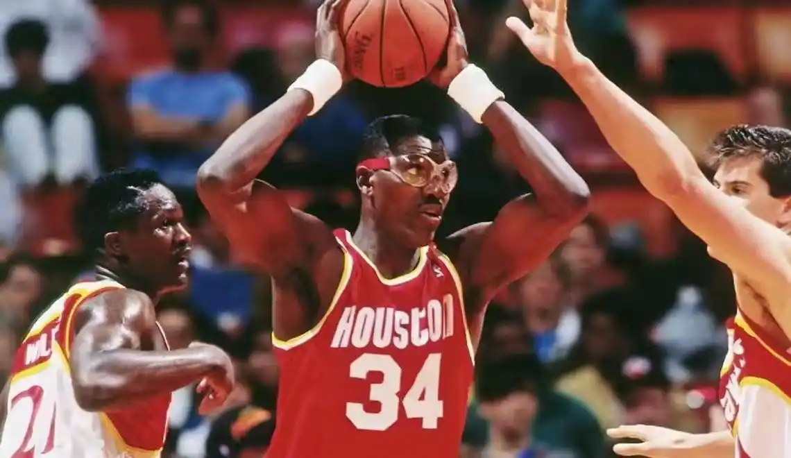篮球nba历史球员排名_篮球各位置历史第一_美媒篮球历史第一人是哪位