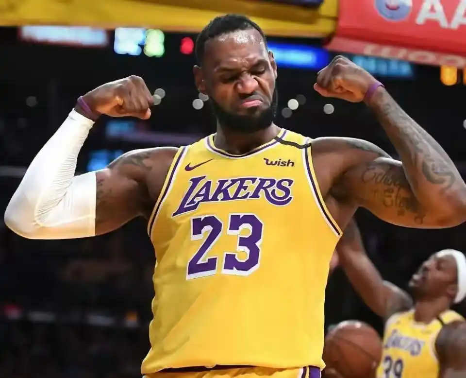 篮球各位置历史第一_美媒篮球历史第一人是哪位_篮球nba历史球员排名