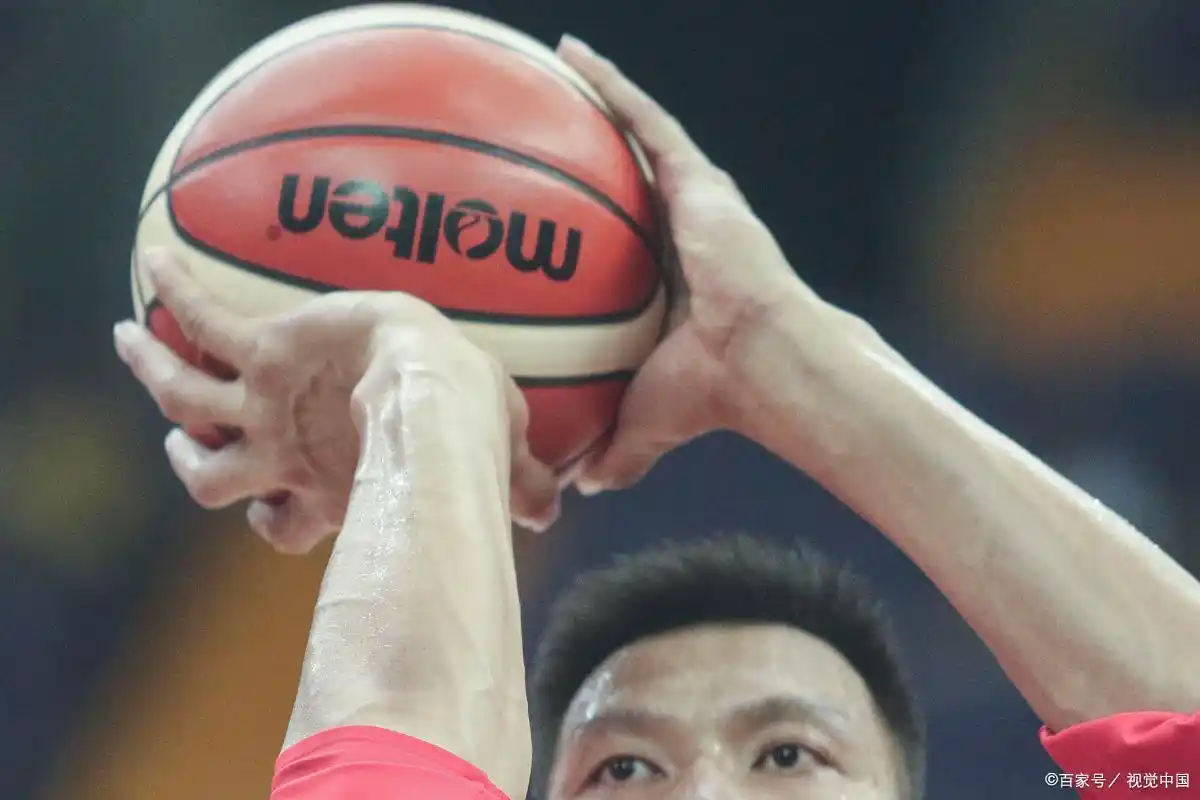 篮球漏球什么意思_篮球半场规则漏洞_篮球半场规则犯规大全