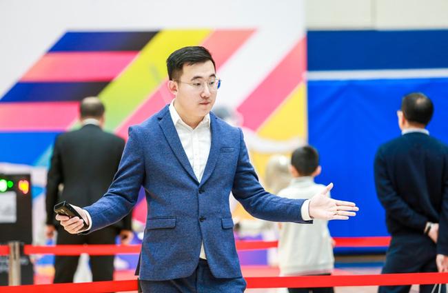 击剑雷声退役了吗_雷声击剑视频_雷声击剑冠军佩剑