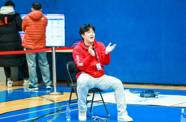 击剑雷声退役了吗_雷声击剑冠军佩剑_雷声击剑视频